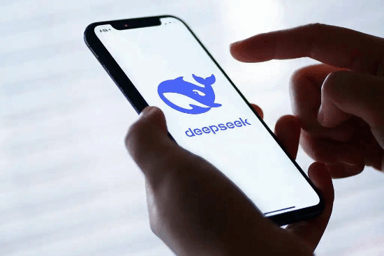 华为发布三款DeepSeek一体机,满足不同AI应用需求